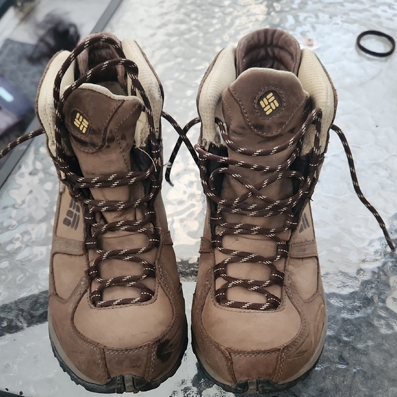 Columbia Brown Hiking Boots with Rugged Design - Picture 1 of 8